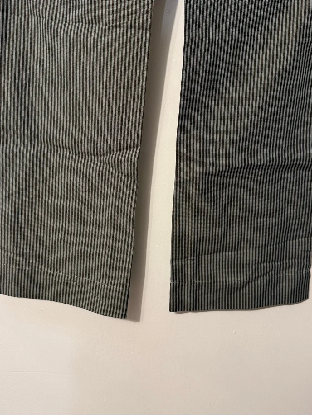Hurley Green & Brownish Black Pin Stripe Pants Size 7 Low Rise Women's NWT
